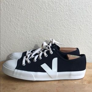 Veja Wata Men’s Sneakers SZ 11.5 Black Canvas